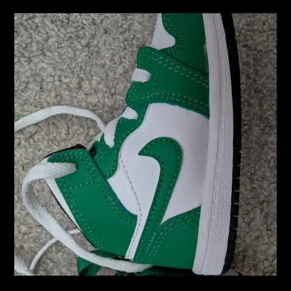 Toddler Nike Air Jordan Mid Green White Sneakers - Picture 9 of 15